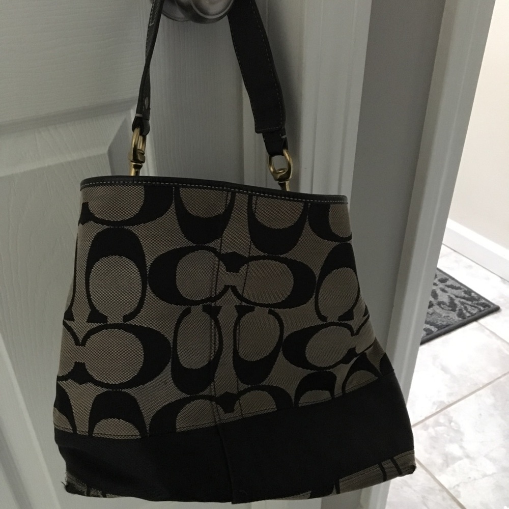 Authentic Coach shoulder bag